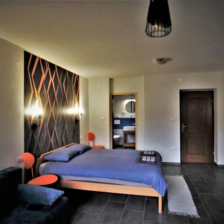Old Square House - Hisa Na Starem Trgu Apartment Tolmin Bagian luar foto