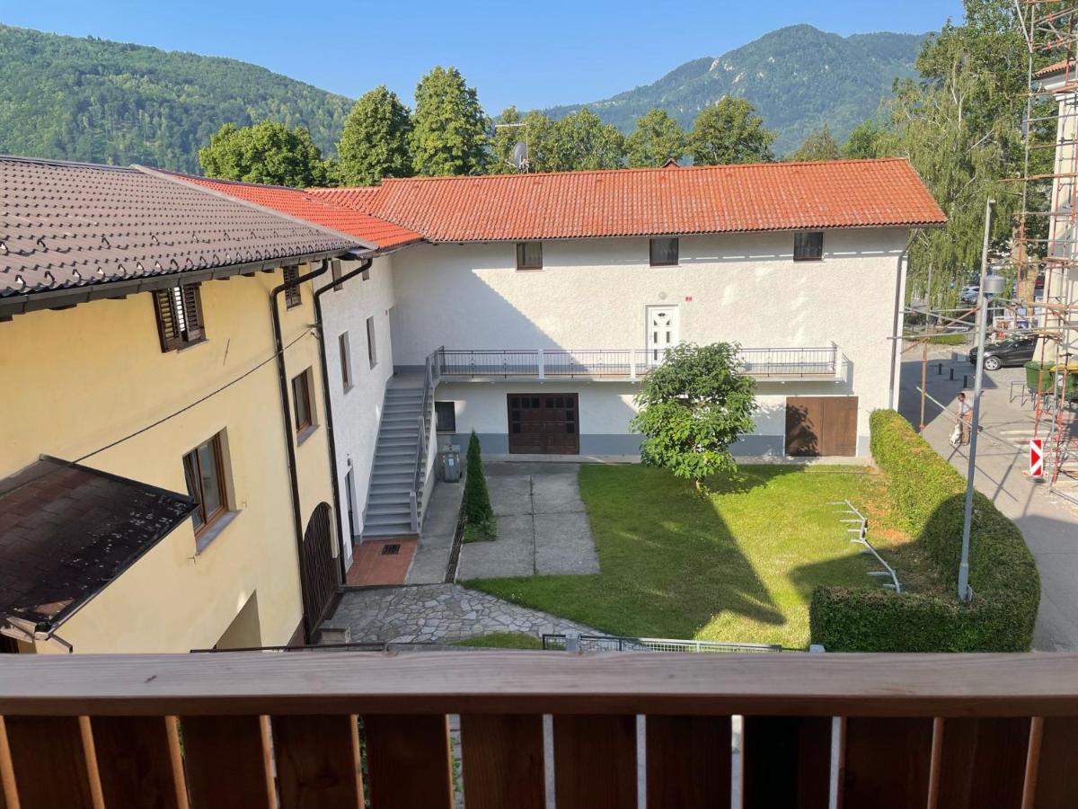 Old Square House - Hisa Na Starem Trgu Apartment Tolmin Bagian luar foto