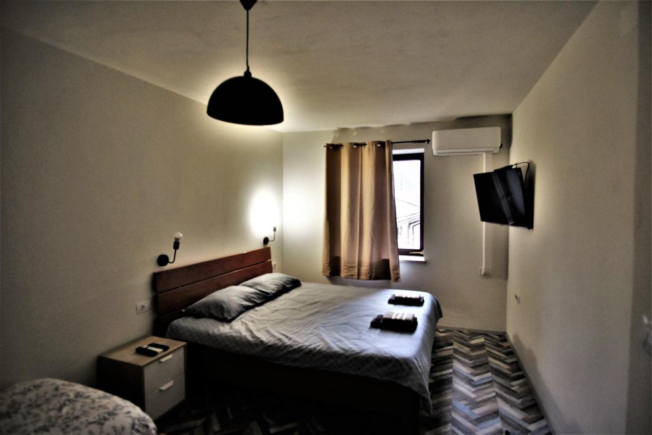 Old Square House - Hisa Na Starem Trgu Apartment Tolmin Bagian luar foto