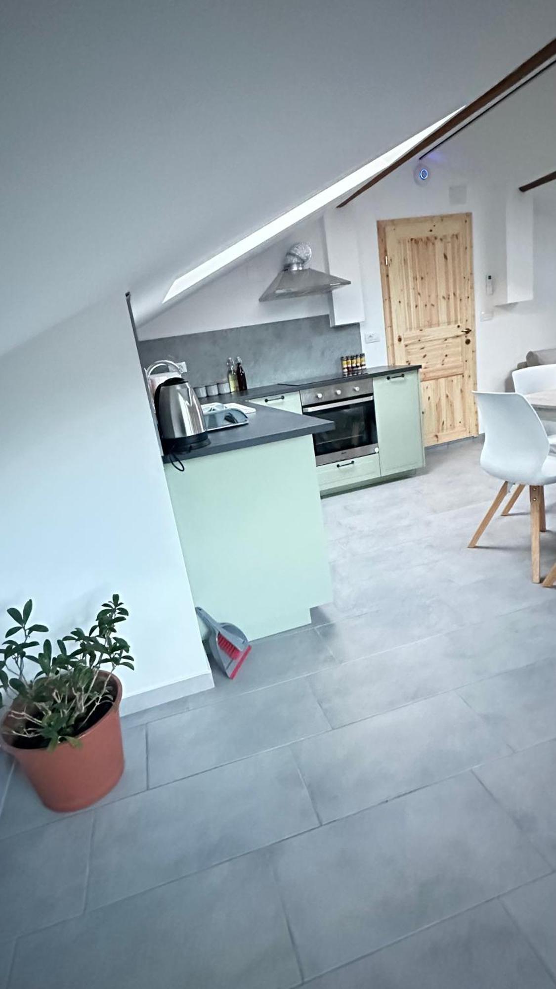 Old Square House - Hisa Na Starem Trgu Apartment Tolmin Bagian luar foto
