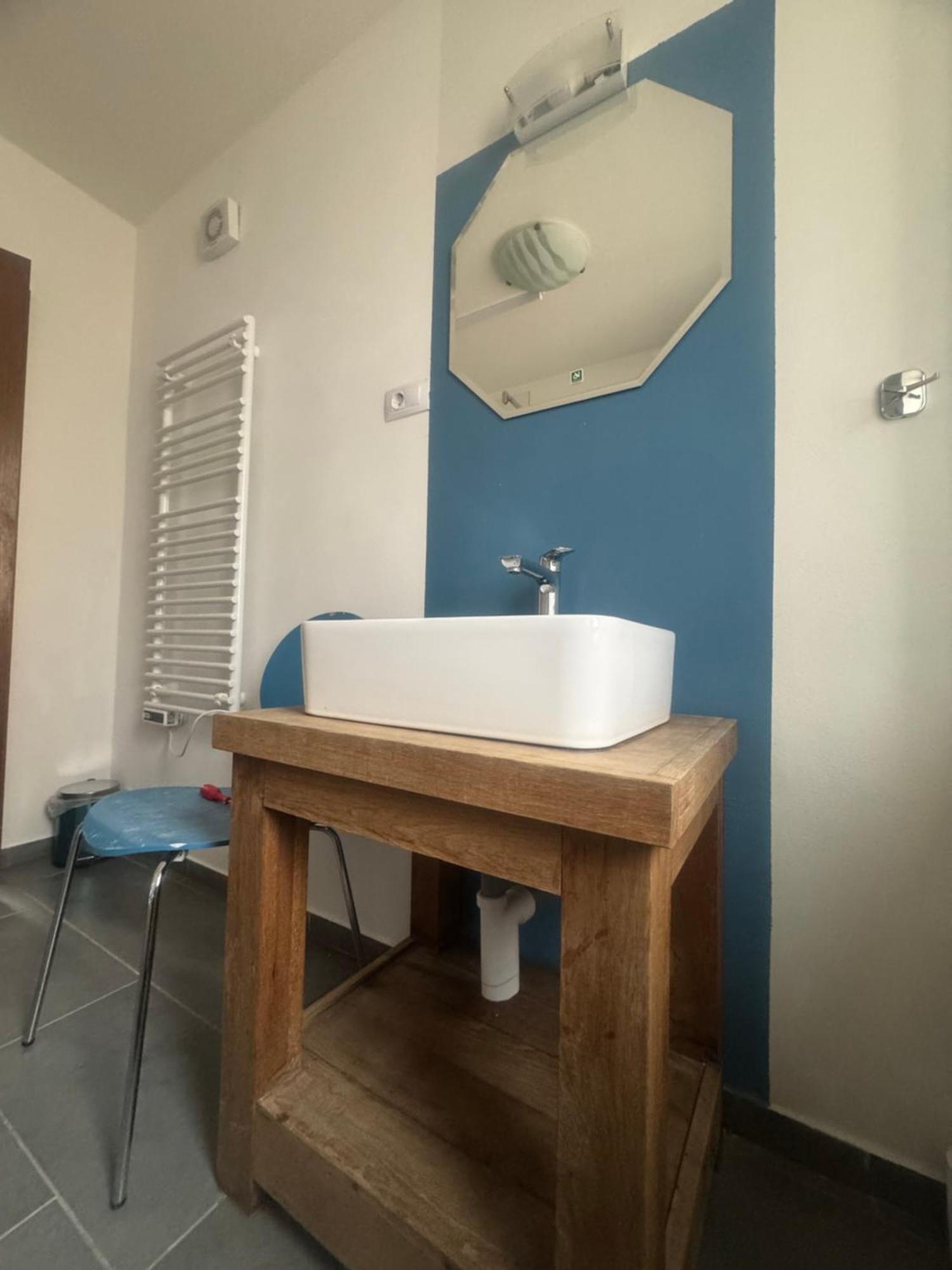 Old Square House - Hisa Na Starem Trgu Apartment Tolmin Bagian luar foto