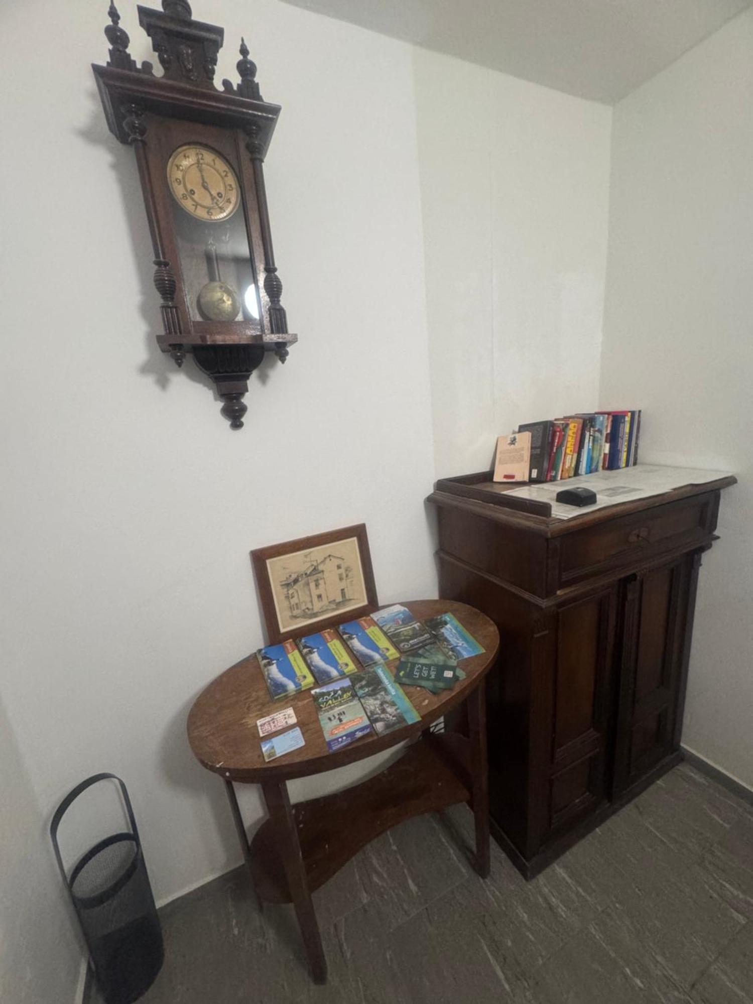 Old Square House - Hisa Na Starem Trgu Apartment Tolmin Bagian luar foto