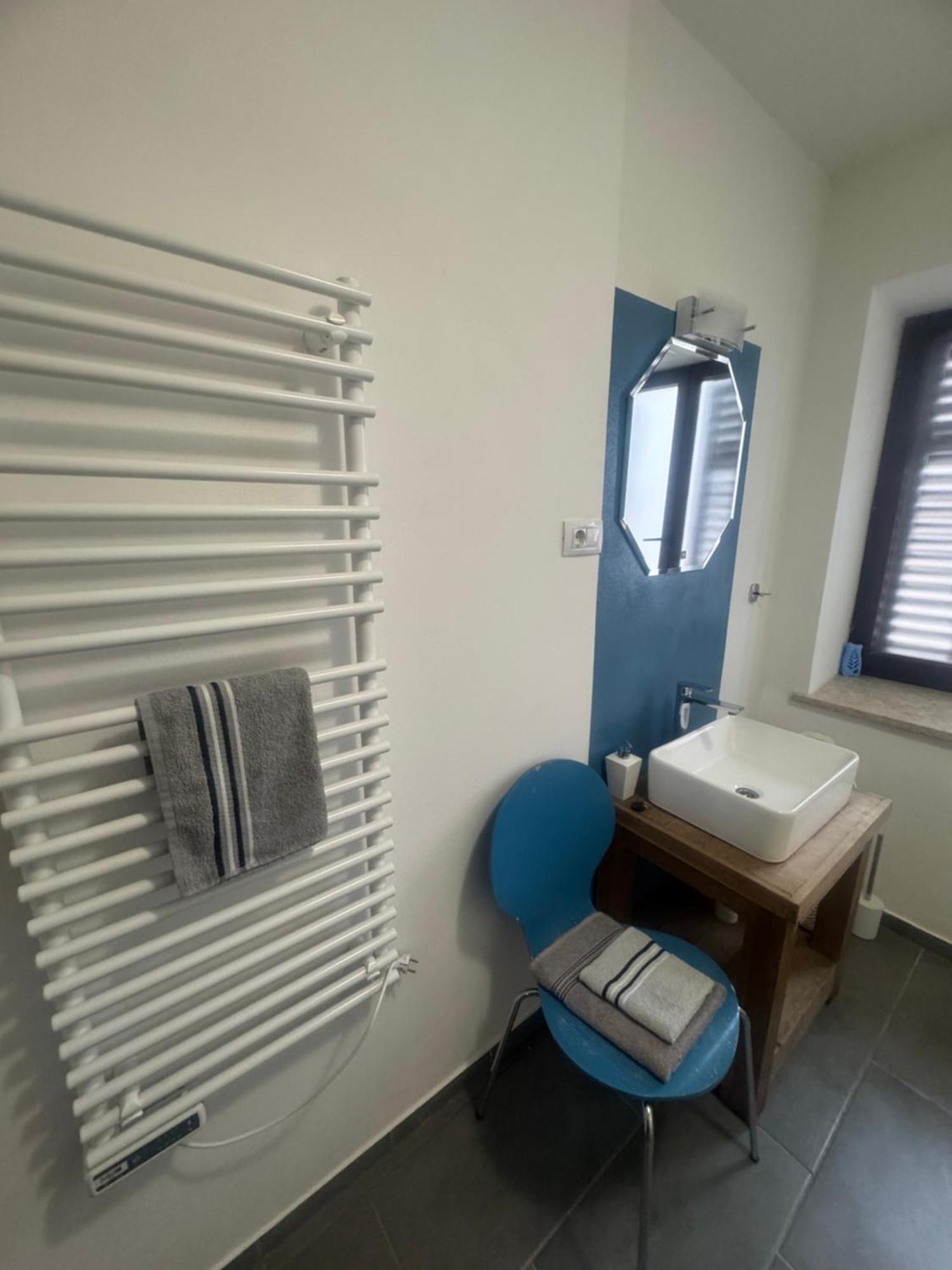Old Square House - Hisa Na Starem Trgu Apartment Tolmin Bagian luar foto